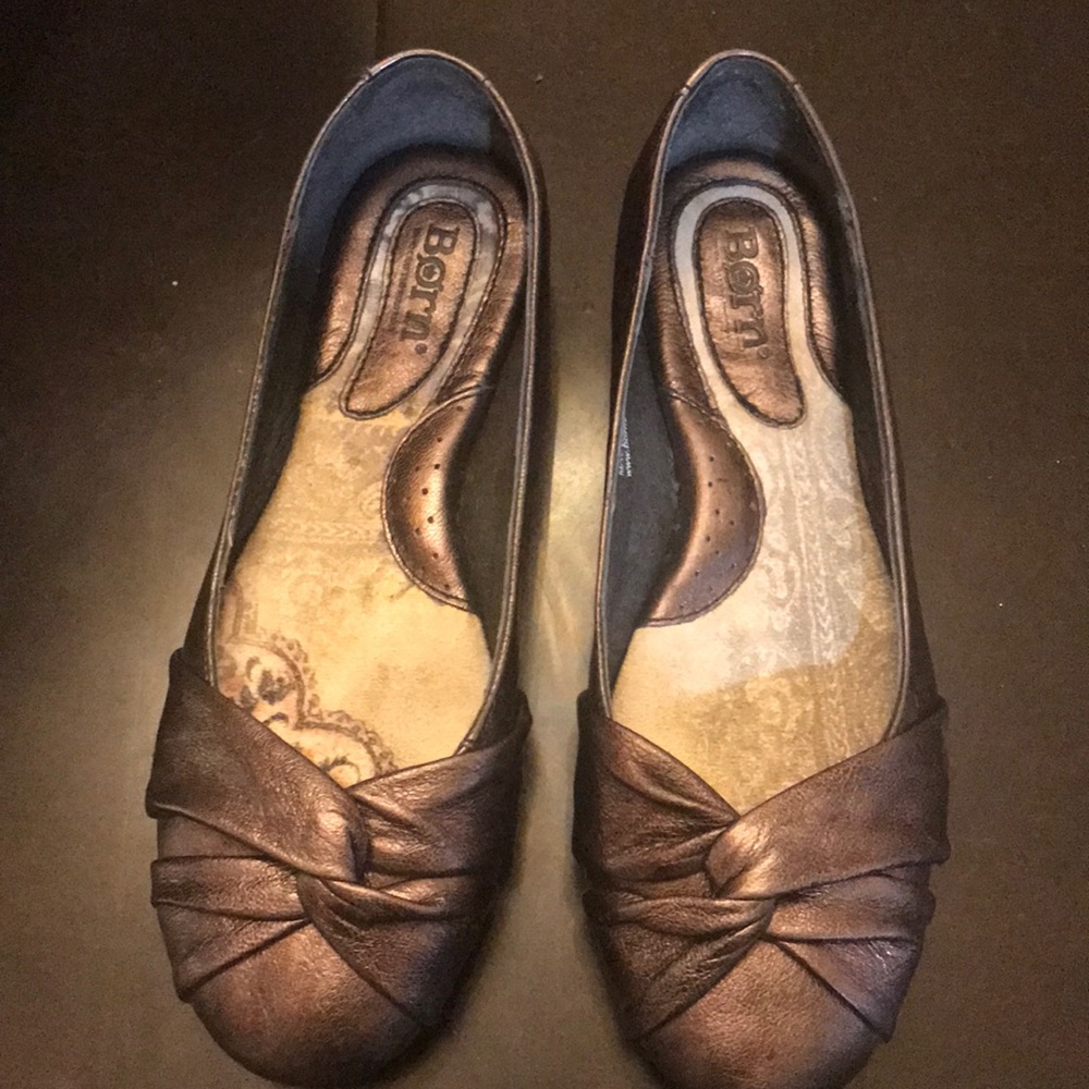 Born very gently used shoes